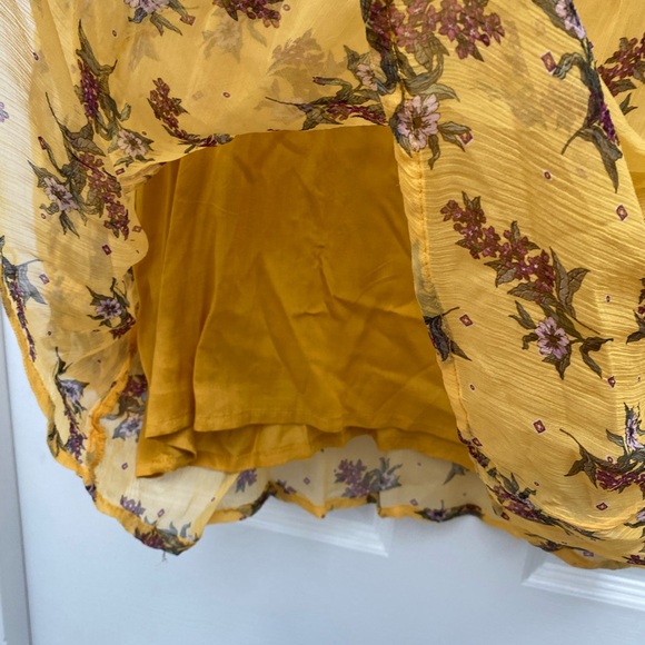 Sundance Vibrant Yellow and Purple Floral Dreams Ruffle Blouse - Size L - Picture 6 of 6